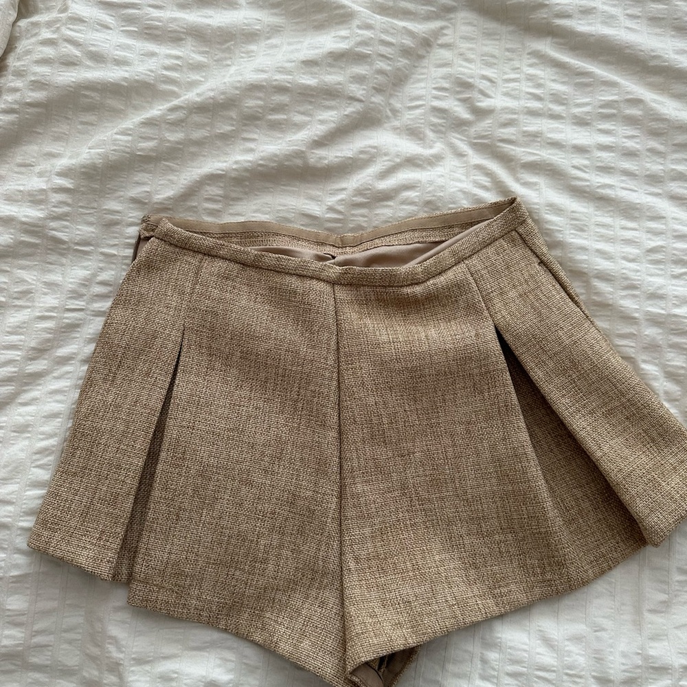 Elegant Tan Women's Shorts